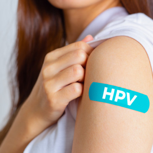Noul act legislativ promovat de Nicușor Dan garantează vaccinarea gratuită anti-HPV pentru tineri între 11 și 26 de ani