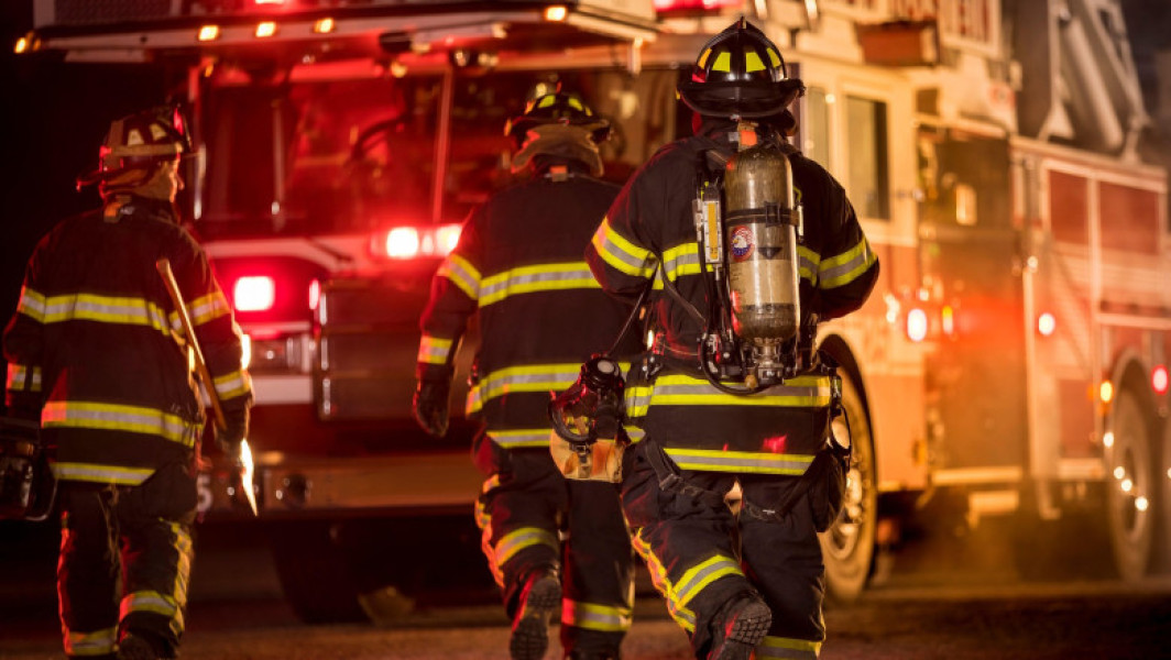 Doi pompieri din Washington, opriți de autoritățile de imigrație în timpul intervenției la un incendiu