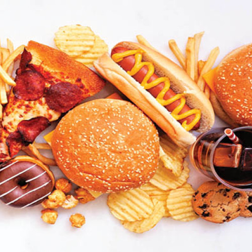 Consumul de alimente ultraprocesate ar putea crește riscul bolilor grave