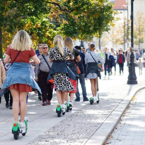 Praga interzice închirierea trotinetelor electrice din 2026