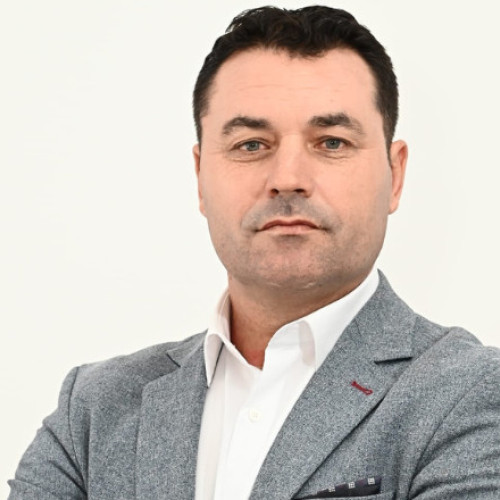 Primarul din Grozeşti, reţinut după ce a lovit doi copii de 14 şi 15 ani