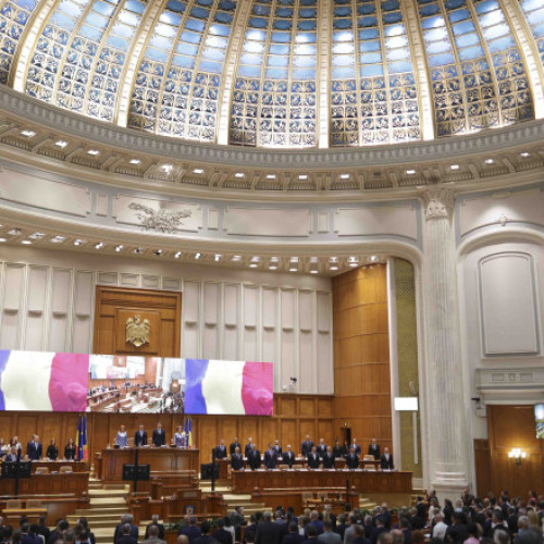 Coaliția discută reducerea cu 10% a numărului parlamentarilor, nu la 300