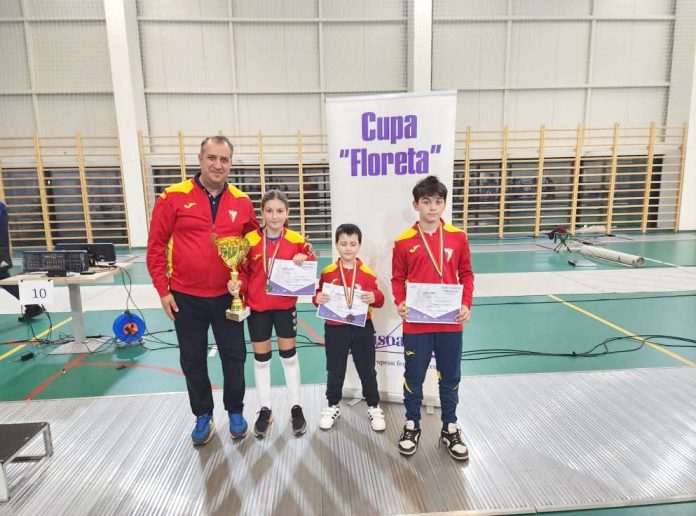 Tinerii floretiști de la Clubul Sportiv Petrolul Ploiești au strălucit la Cupa Floreta Timișoara