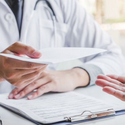 Zece medici din Florența anchetați pentru programări false la spital